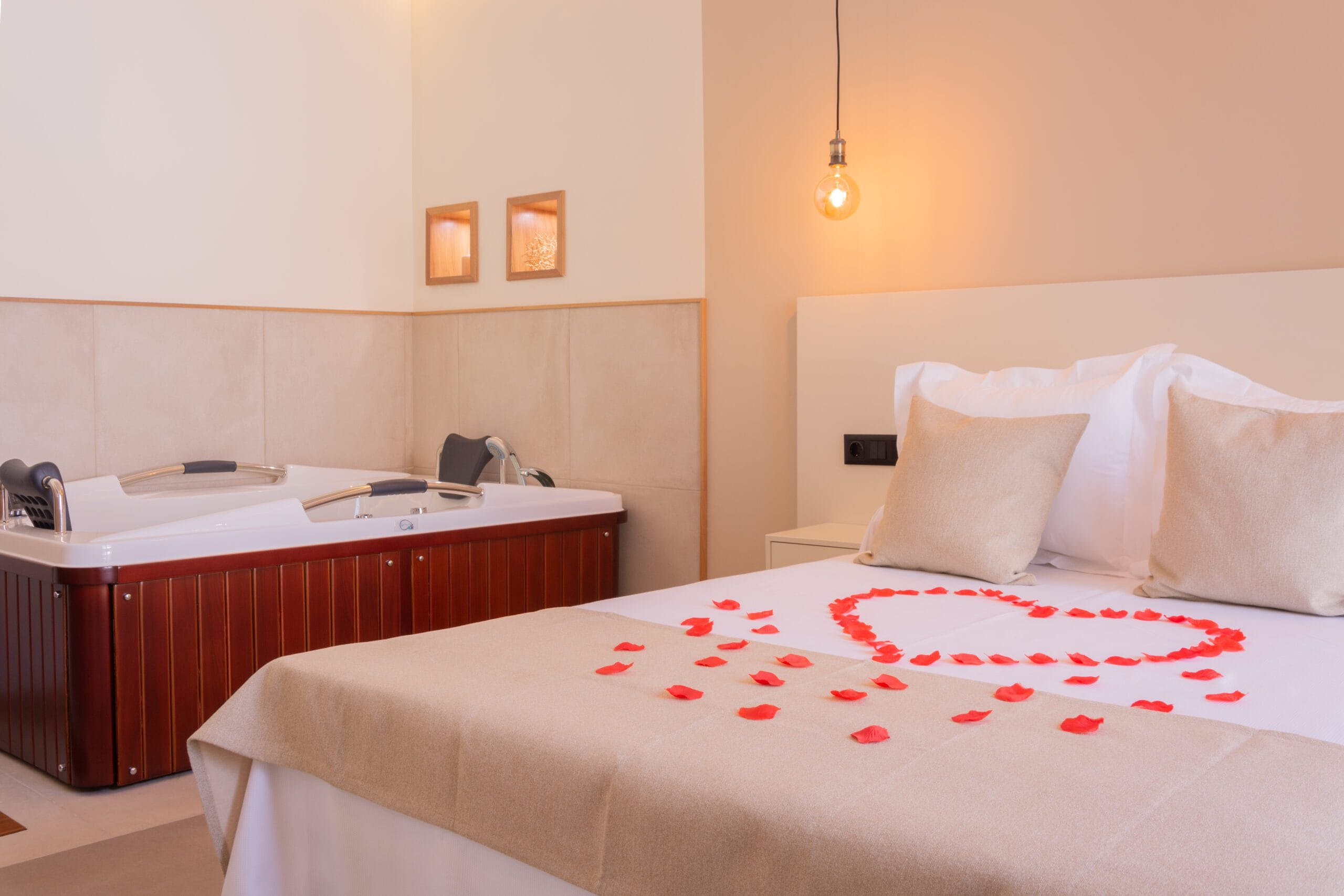 Hostal en Conil/Habitación la Mina/Deluxe + Jacuzzi